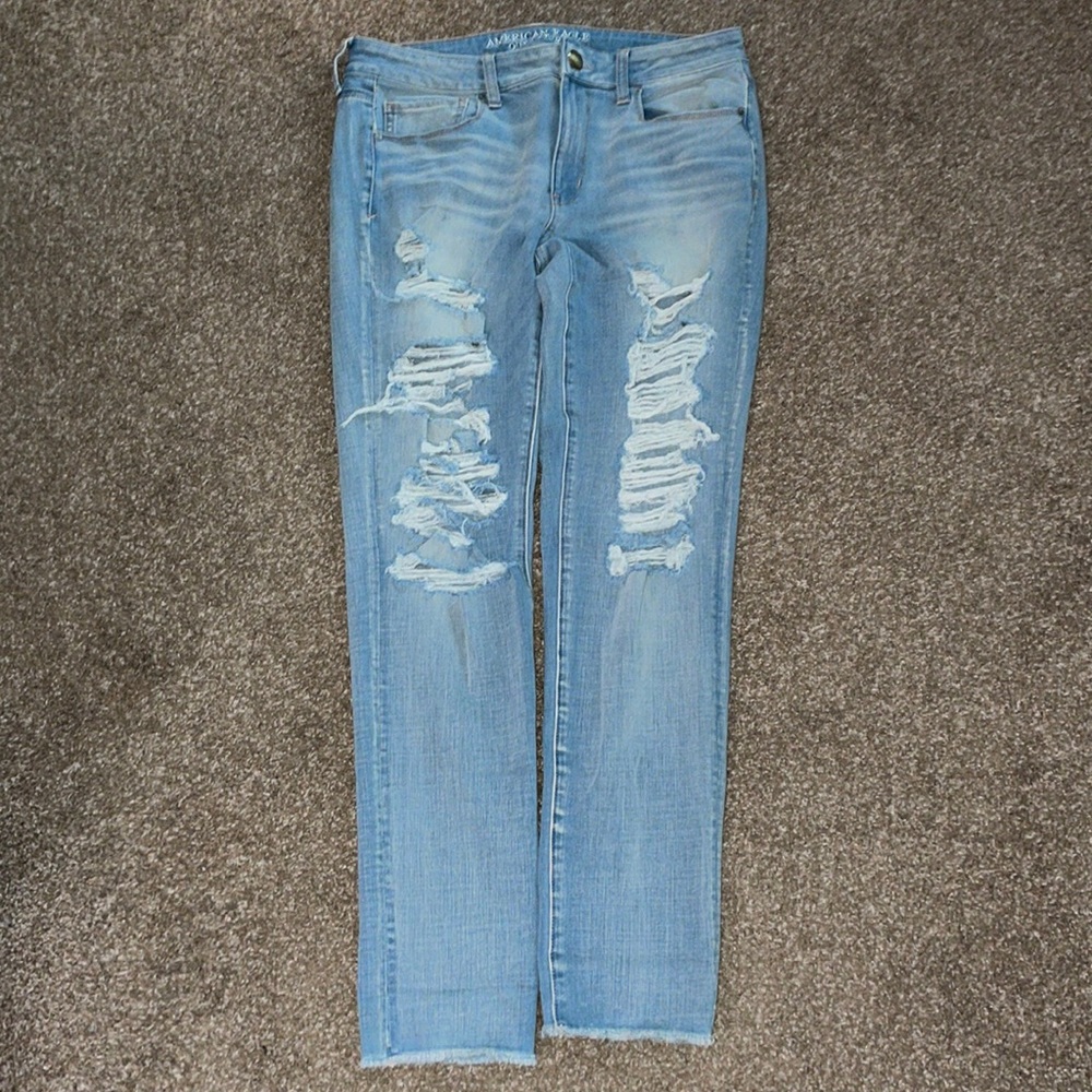 American Eagle 360 super stretch ripped skinny jeans. Regular size 12.